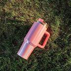 Fashionable Stainless Steel Tumbler with Large Capacity and Double-layer Vacuum Insulation - Davere GoodsLight Pink
